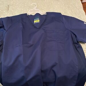 Men's V-Neck Medical Top in Navy